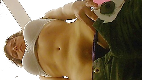 A couple get her wet pussy stretched and filled up