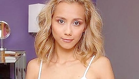 Horny blonde babe gets a deep and passionate blowjob