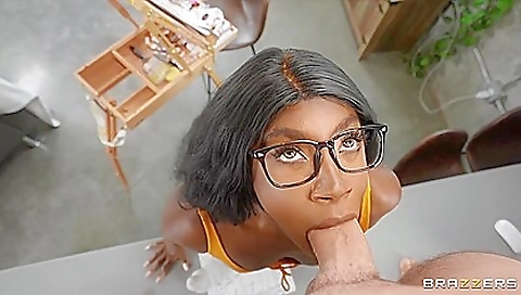 Lucky black chick gets her pussy fucked in hd porn clip