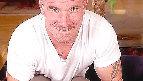 Katy rose and Brian ragnastone are on a vr porn show