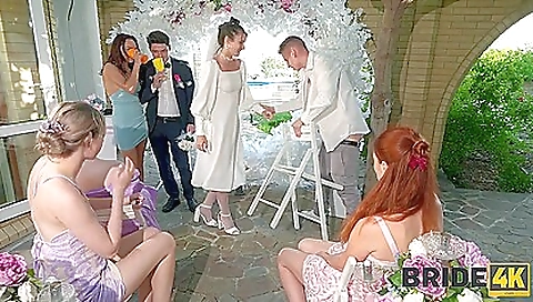 Brunette with big booty gets creampie during wedding