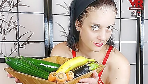 Brunette masturbates with a vibrator in amateur porn