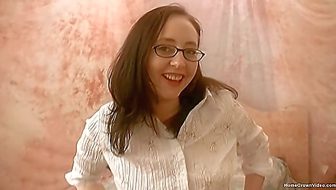 Amateur In Pantyhose Seduces And Sucks Her Photographer