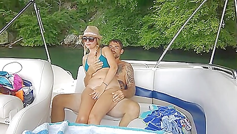 Amateur blonde with small tits gets a hard dick deepthroat