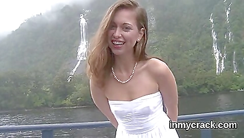 Stellar Idol Is Exposing Her Gaped Yummy Twat In Close