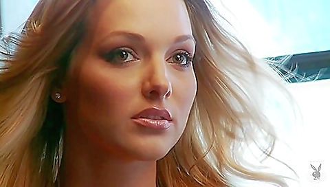 Daniella mugnolo loves to be alone and she likes to take pictures